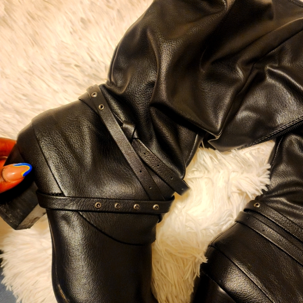 BARE TRAPS 8.5  black slouch boot